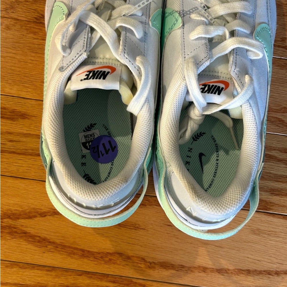 Nike waffle White and Mint Green Sneakers - Picture 8 of 8